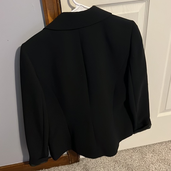 Blazer - Picture 4 of 4